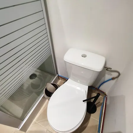 Single-level Studio, Private Entrance And Free Parking Semesterbostad