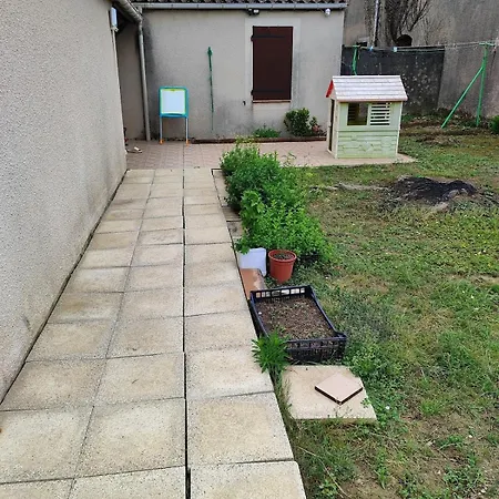 Single-level Studio, Private Entrance And Free Parking Semesterbostad